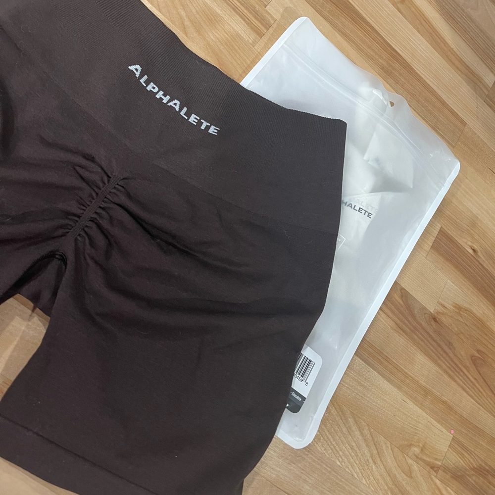 Alphalete Amplify shorts